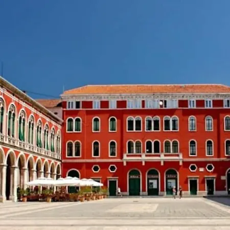 Diocletian'S Finest Luxury Apartment